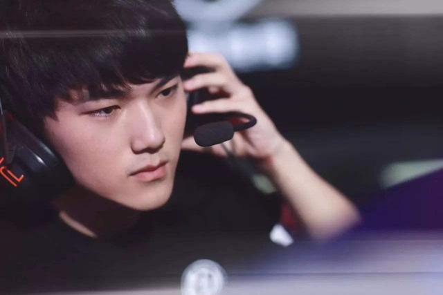 仅输BLG，TES年前3胜1负积分榜第五