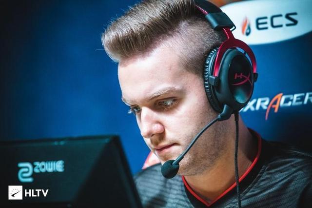 有内味了，小虎超越厂长成为参加LPL决赛次数最多的选手